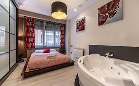 Bilbao Volantin II With Jacuzzi By Aston Rentals